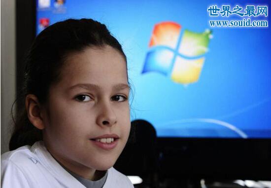 全球最年轻的微软工程师，居然是个9岁小女孩(www.gifqq.com)