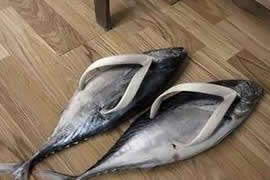 世界上最奇葩另类的鞋子，咸鱼造型鞋子没人敢穿