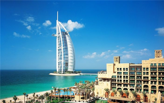 去迪拜旅游要多少钱？帆船酒店一晚750美元消费高