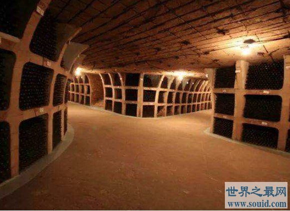 世界上最大的地下酒窖，总长度为120公里
