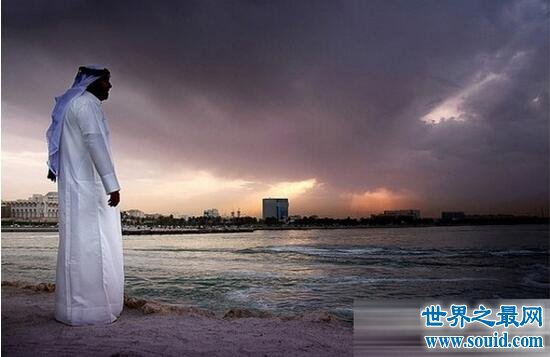 卡塔尔和迪拜哪个有钱，给迪拜100年都不及卡塔尔(www.gifqq.com)