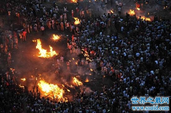火把节是哪个民族的节日，彝/白/纳西/基诺/拉祜族(www.gifqq.com)