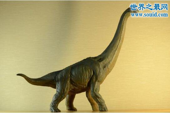 长颈巨龙腕龙，拥有多个心脏和两个脑袋的恐龙(www.gifqq.com)