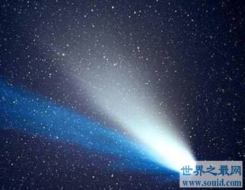 周期最短的彗星，哈雷彗星也被叫做扫把星(www.gifqq.com)