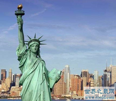 美国自由女神像，竟是法国送给美国的(www.gifqq.com)