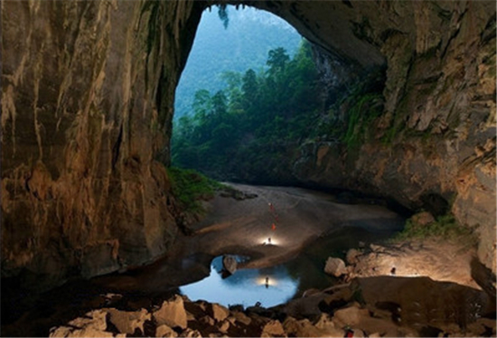 世界上最恐怖的地方，印尼爪哇谷洞堪称死亡之洞
