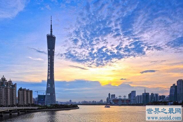 2019世界十大高塔  最高的塔哈利法塔828米(www.gifqq.com)