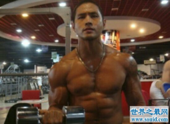 世界史上最强肌肉男，肌肉真的都好看吗(www.gifqq.com)