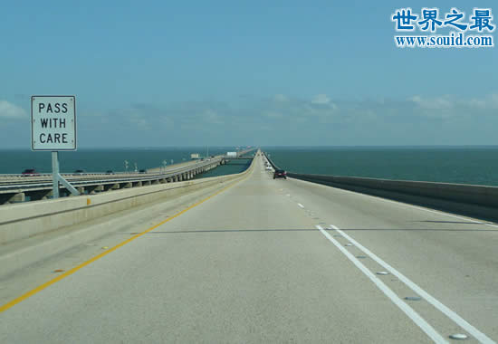 世界上最长的桥，丹昆特大桥(全长165公里)(www.gifqq.com)
