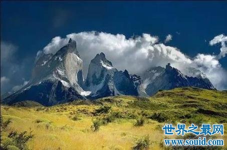 世界上最长的山脉是安第斯山脉 在这里空难的幸存者人肉果腹(www.gifqq.com)