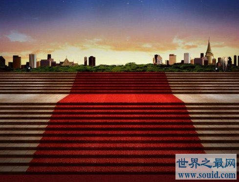 世界最长的红地毯，表示感谢的象征(www.gifqq.com)