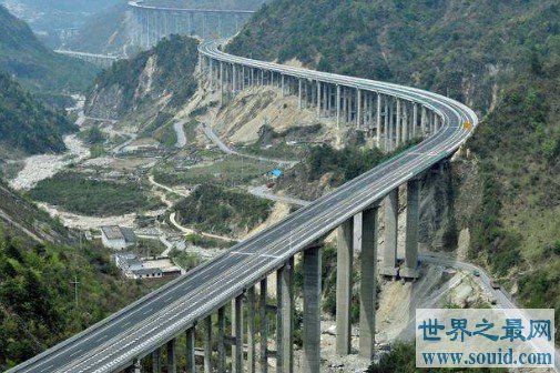 世界上最长的桥梁，全长164.851公里(www.gifqq.com)