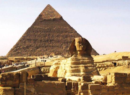 世界上最大的金字塔(www.gifqq.com)