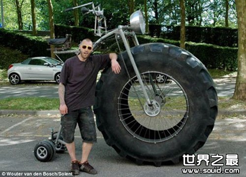 世界上最大的自行车轮子(www.gifqq.com)