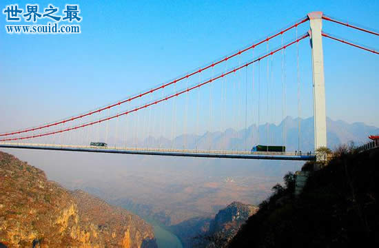 世界第一高桥，四渡河特大桥最高达560米(行在云尖)(www.gifqq.com)