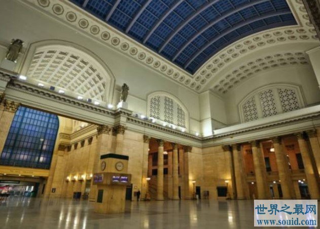 世界上最大的百年火车站，占地面积19万平方米(www.gifqq.com)