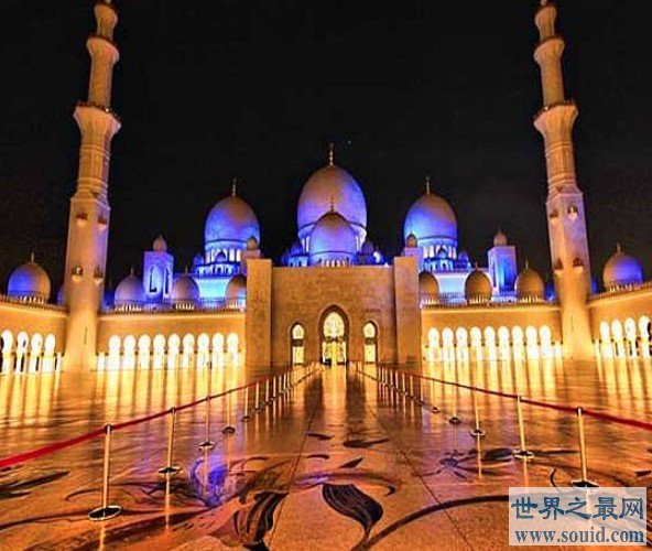 世界上最大的清真寺，占地35万平方米(www.gifqq.com)