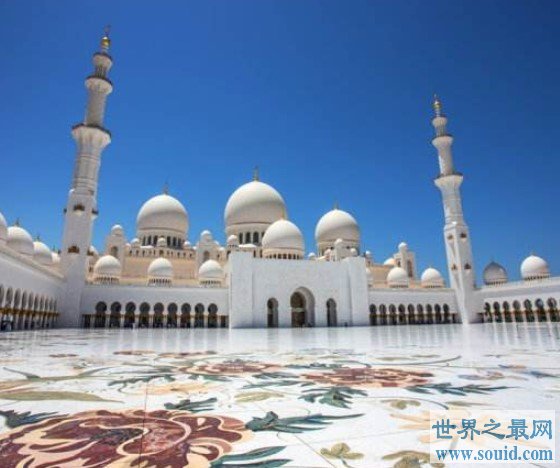 世界上最大的清真寺，占地35万平方米(www.gifqq.com)