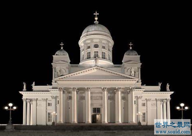 世界上最大的教堂，占地面积有23,000平方米(www.gifqq.com)