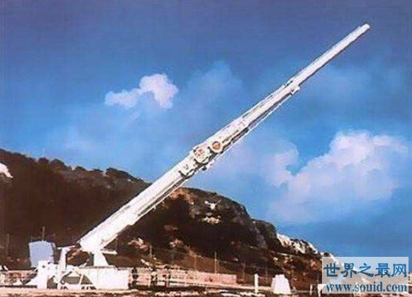世界上最大最强的大炮,其大炮的炮管长达36米(www.gifqq.com)
