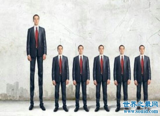震惊！世界上最高的人身高2.74米  受尽病症的折磨(www.gifqq.com)