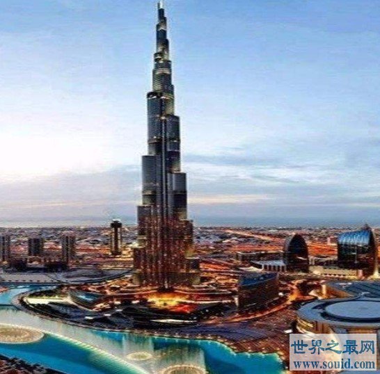 世界最高楼迪拜塔哈利法塔828米(www.gifqq.com)