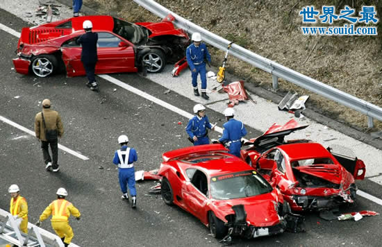 世界上最贵的车祸，损失高达数千万(14辆豪车相撞)(www.gifqq.com)
