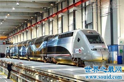 世界上最快的火车竟然在中国 有点骄傲了(www.gifqq.com)