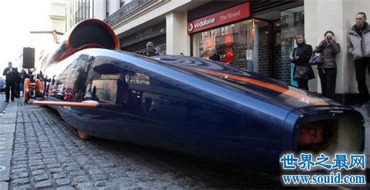 世界上最快的汽车，突破陆地极限时速达到3218km/h（超音速）(www.gifqq.com)