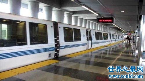 世界上最快的地铁，旧金山地铁最快128公里每小时(www.gifqq.com)