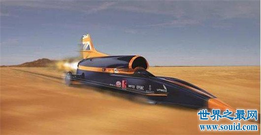 世界上最快的车，突破音速极限（最高时速：3218千米)(www.gifqq.com)