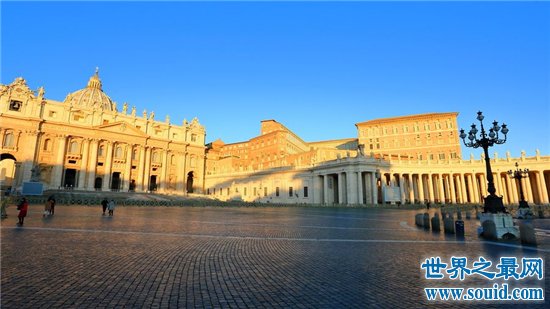 世界最小的国家梵蒂冈，靠旅游来发展国家经济(www.gifqq.com)
