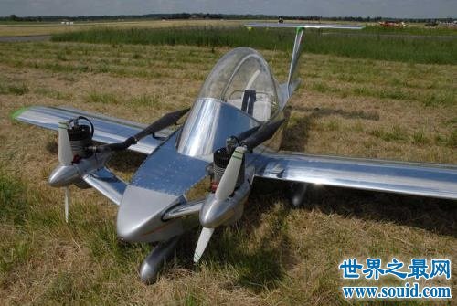 全球最轻便的私人小飞机，一架止有两米的小飞机(www.gifqq.com)