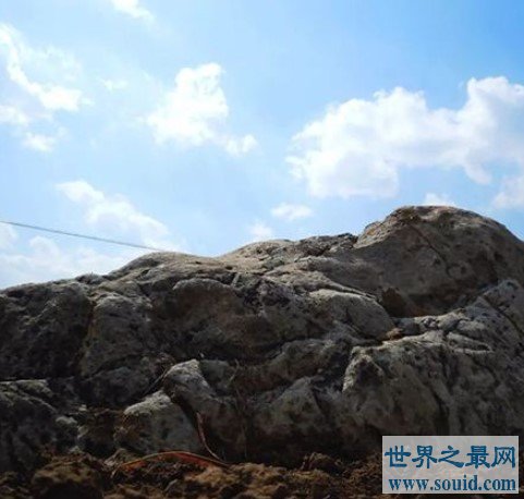 世界上最小的山，没有农田高且不足1米，却是重点保护文物(www.gifqq.com)