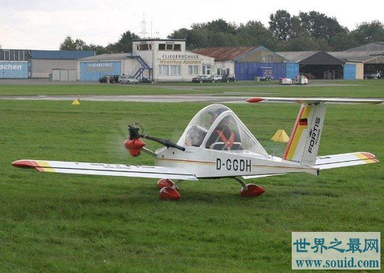 世界上最小的飞机，仅有3米，只能乘坐一个人