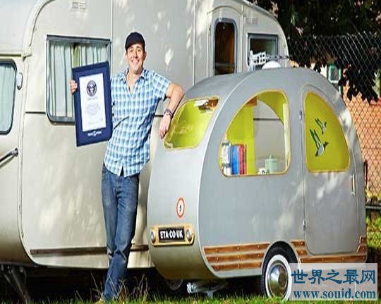 世界上最小的篷车，2.39米长，高1.53米，宽0.79米(www.gifqq.com)