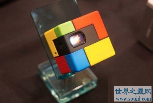 世界上最小的投影机，重量仅为22.8克(www.gifqq.com)