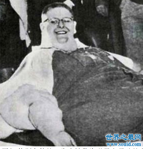 八个世界上最胖的人，这些人胖的无法自理。(www.gifqq.com)