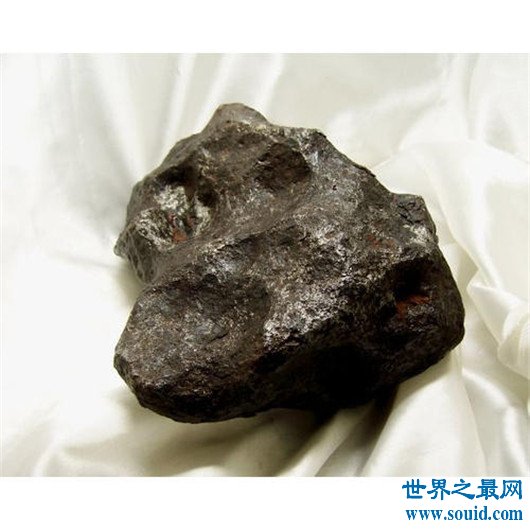 陨石排行，最大陨石重约60吨(www.gifqq.com)