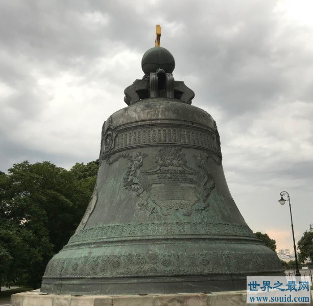世界上最重的钟重约200吨，通高6米(www.gifqq.com)