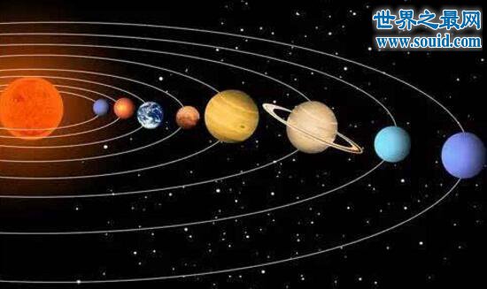 太阳系最大的行星，木星(体积是地球的1316倍)(www.gifqq.com)