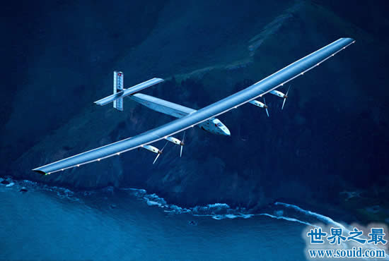 世界上最大的太阳能飞机，阳光动力2号(永久飞行无需燃料)(www.gifqq.com)