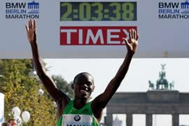 男子马拉松世界纪录2时3分23秒，女子2时15分25秒