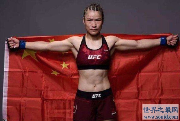 中国UFC首位冠军诞生，42秒KO对手创纪录(www.gifqq.com)