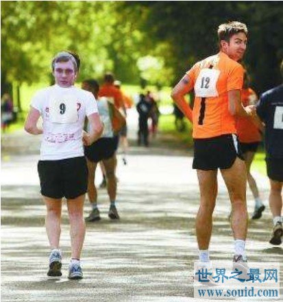 中国倒跑第一人许振军连续两年刷新世界纪录