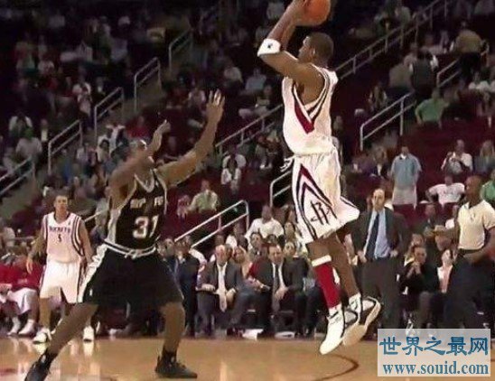 NBA史上最为经典的绝杀时刻之一，麦迪35秒13分(www.gifqq.com)