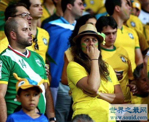 足球史上最耻辱惨败巴西惨案，巴西球队1-7输给德国(www.gifqq.com)
