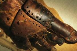 世界上最古老的假肢，古墓主人大脚趾(距今3000年)