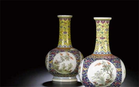 拍卖最贵的十大瓷器排行，元青花萧何月下追韩信图梅瓶8.4亿
