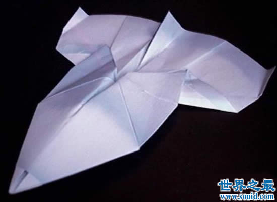 世界上最好的纸飞机，世界四大纸飞机折法图解(www.gifqq.com)